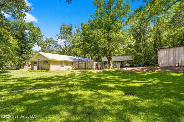 402 W Main Street, Raymond, MS 39154