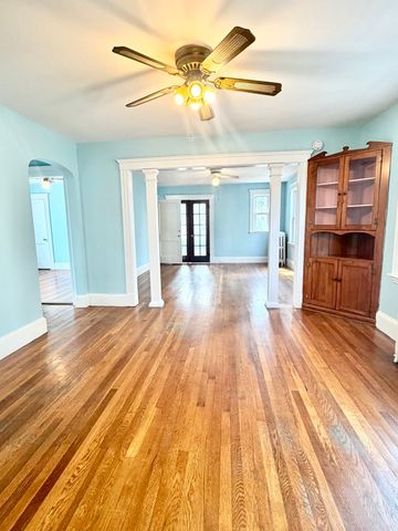 107 Loring Av 2, Salem, MA 01970