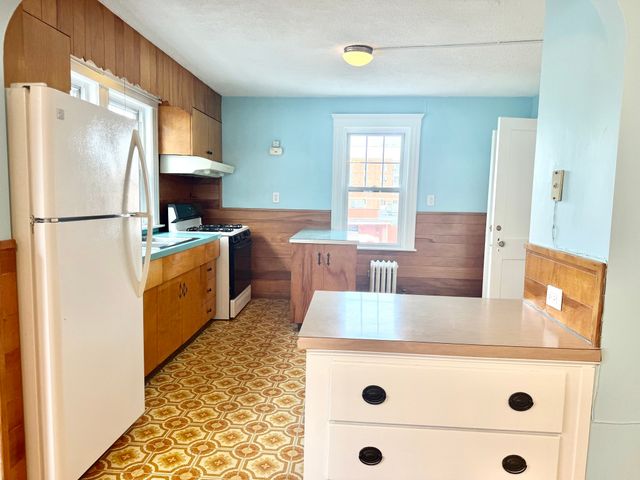 107 Loring Av 2, Salem, MA 01970
