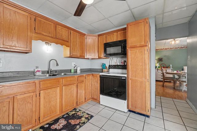 282 UNION ST, Millersburg, PA 17061