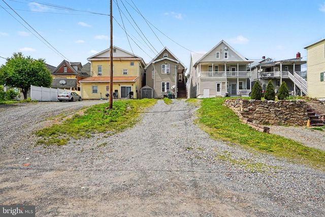 282 UNION ST, Millersburg, PA 17061
