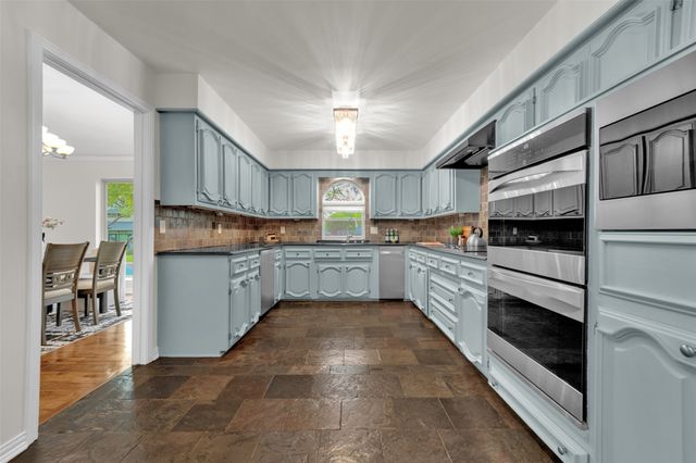 9511 Robin Meadow Drive, Dallas, TX 75243