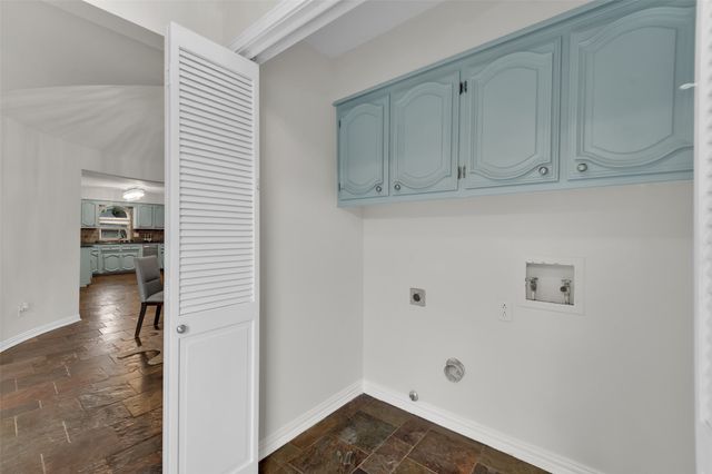 9511 Robin Meadow Drive, Dallas, TX 75243