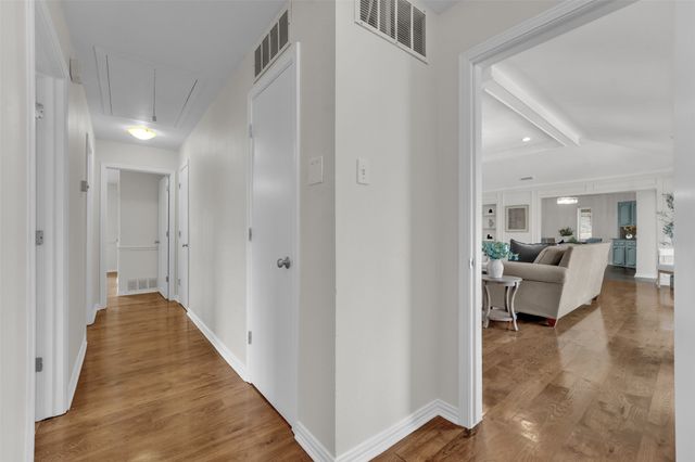 9511 Robin Meadow Drive, Dallas, TX 75243