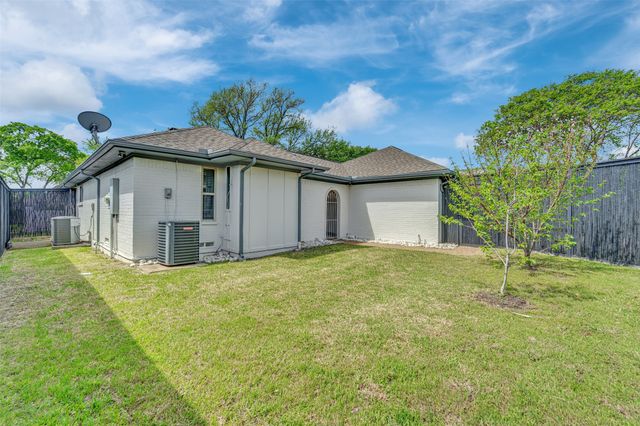 9511 Robin Meadow Drive, Dallas, TX 75243