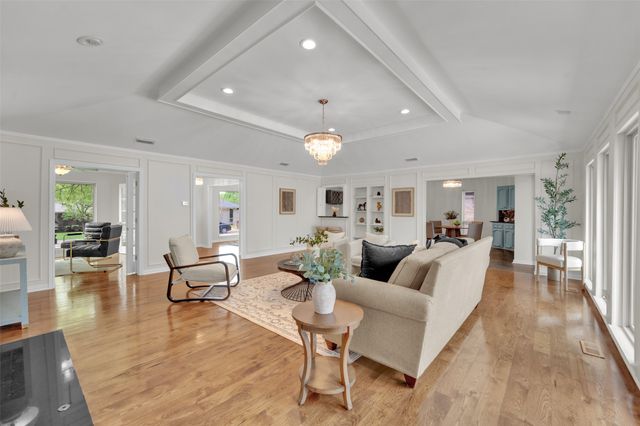 9511 Robin Meadow Drive, Dallas, TX 75243