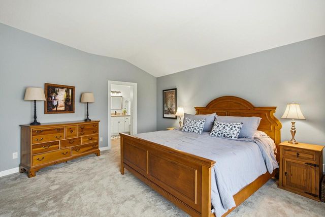 W291N3363 Summerhill ROAD, Pewaukee, WI 53072