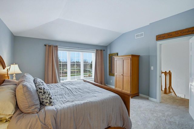 W291N3363 Summerhill ROAD, Pewaukee, WI 53072