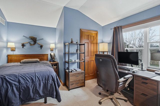 W291N3363 Summerhill ROAD, Pewaukee, WI 53072