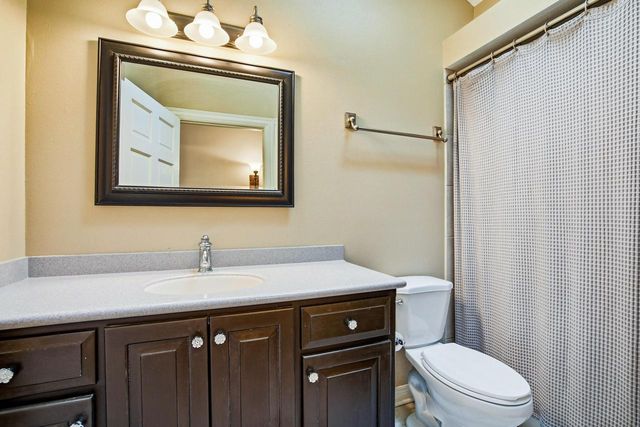 W291N3363 Summerhill ROAD, Pewaukee, WI 53072