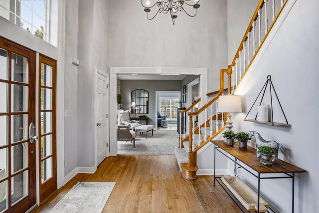 W291N3363 Summerhill ROAD, Pewaukee, WI 53072