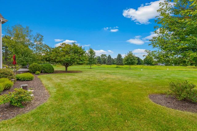 W291N3363 Summerhill ROAD, Pewaukee, WI 53072