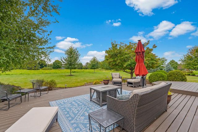 W291N3363 Summerhill ROAD, Pewaukee, WI 53072