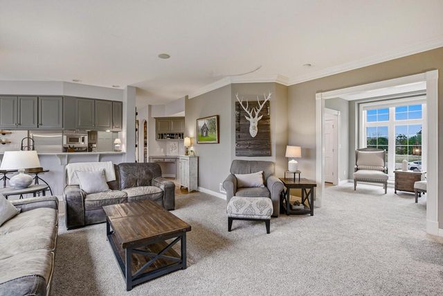 W291N3363 Summerhill ROAD, Pewaukee, WI 53072
