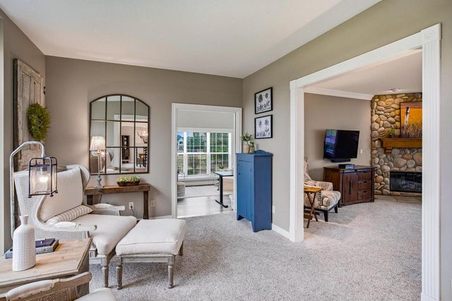 W291N3363 Summerhill ROAD, Pewaukee, WI 53072
