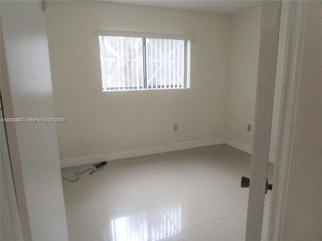9491 S Palm Circle S 205, Pembroke Pines, FL 33025