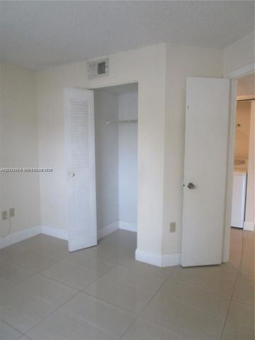 9491 S Palm Circle S 205, Pembroke Pines, FL 33025