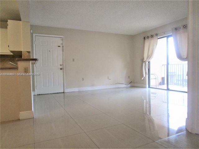 9491 S Palm Circle S 205, Pembroke Pines, FL 33025