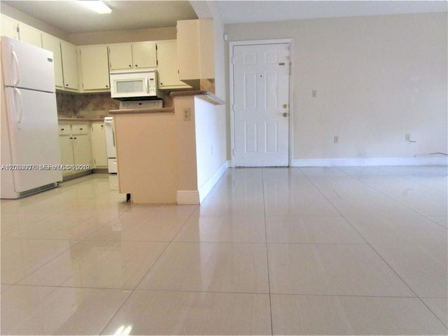 9491 S Palm Circle S 205, Pembroke Pines, FL 33025