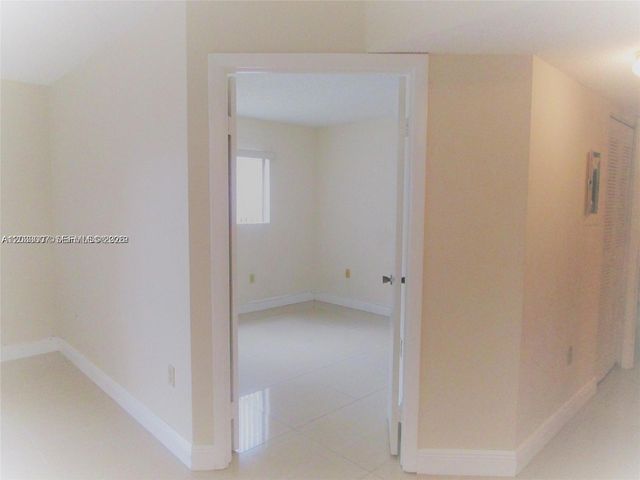 9491 S Palm Circle S 205, Pembroke Pines, FL 33025
