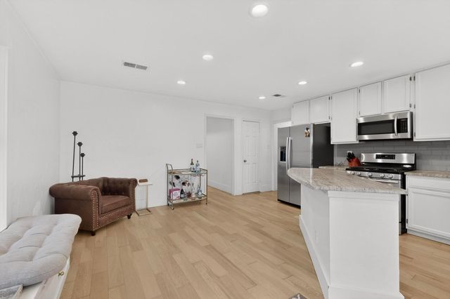 2425 Brook Crest Drive, Mesquite, TX 75150