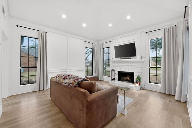 2425 Brook Crest Drive, Mesquite, TX 75150