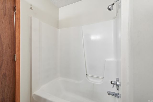 3627 Three Oaks Drive, Fort Wayne, IN 46809