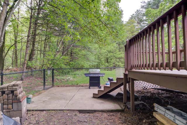 6 Picadilly Circle, Londonderry, NH 03053