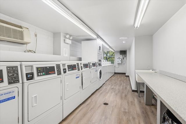 3033 N SHERIDAN Road 906, Chicago, IL 60657