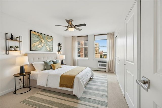 3033 N SHERIDAN Road 906, Chicago, IL 60657