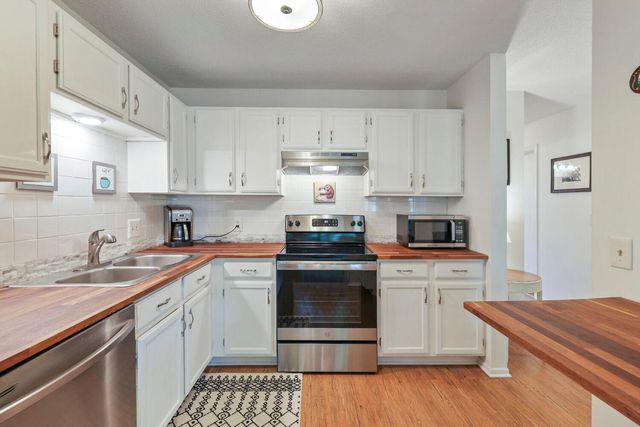 7267 Hunters Run 46C, Eden Prairie, MN 55346