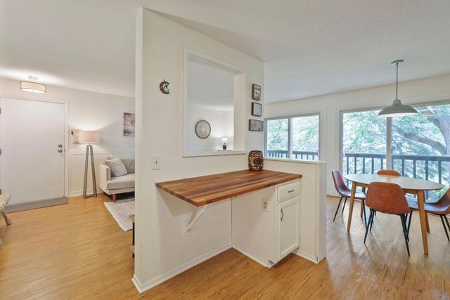7267 Hunters Run 46C, Eden Prairie, MN 55346