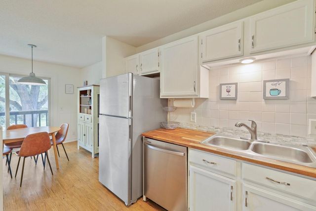 7267 Hunters Run 46C, Eden Prairie, MN 55346