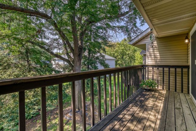 7267 Hunters Run 46C, Eden Prairie, MN 55346