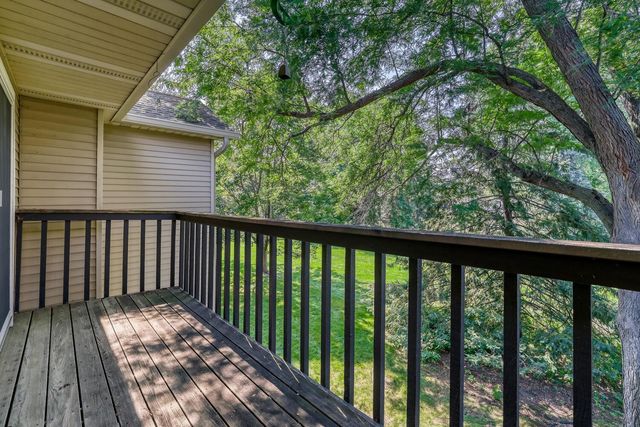 7267 Hunters Run 46C, Eden Prairie, MN 55346