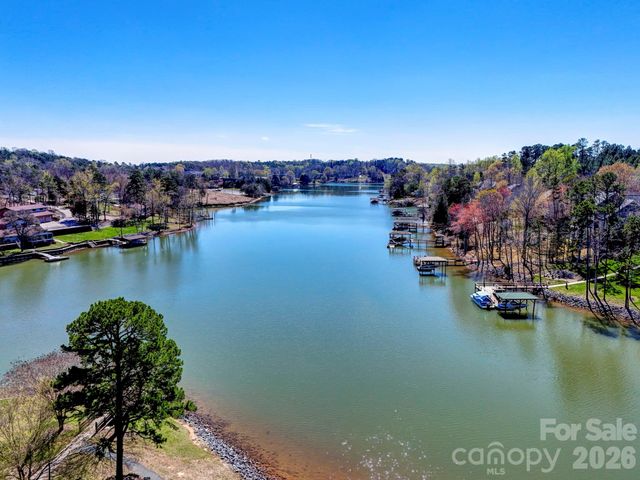 627 Sunfish Lane, Tega Cay, SC 29708
