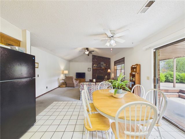 1105 S 27th Street, Rogers, AR 72758