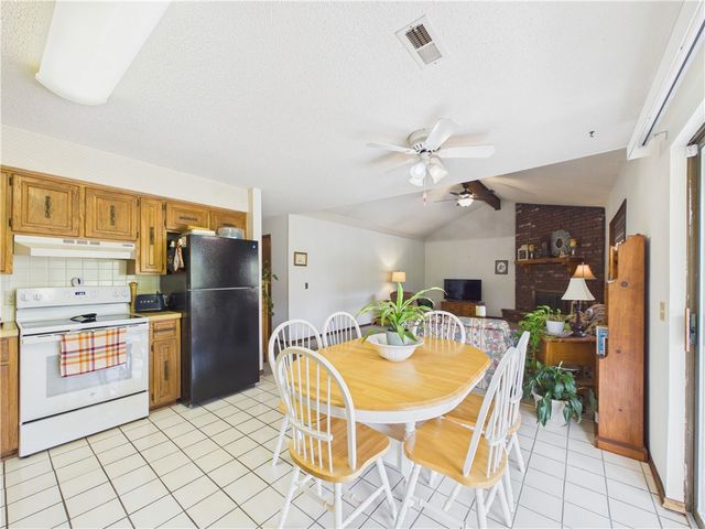 1105 S 27th Street, Rogers, AR 72758