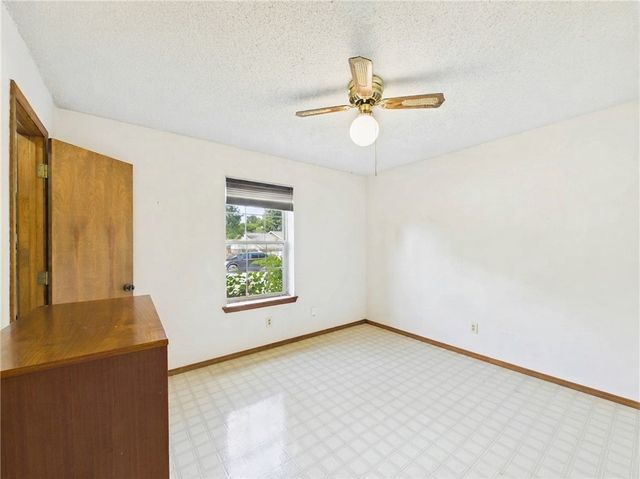 1105 S 27th Street, Rogers, AR 72758