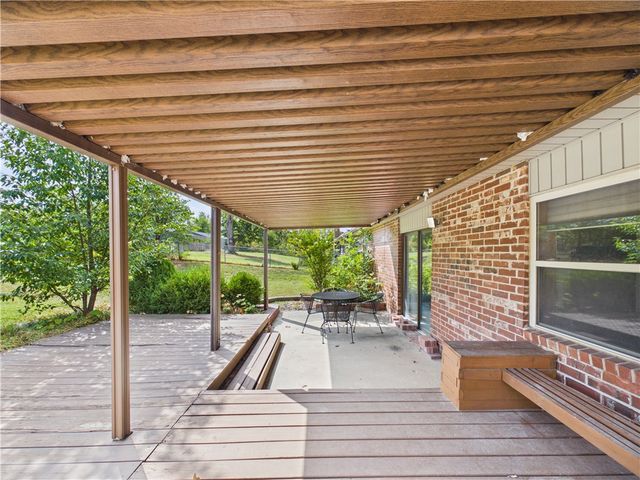 1105 S 27th Street, Rogers, AR 72758