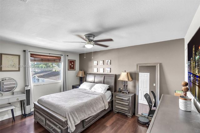 8253 NW 192nd Ter, Hialeah, FL 33015