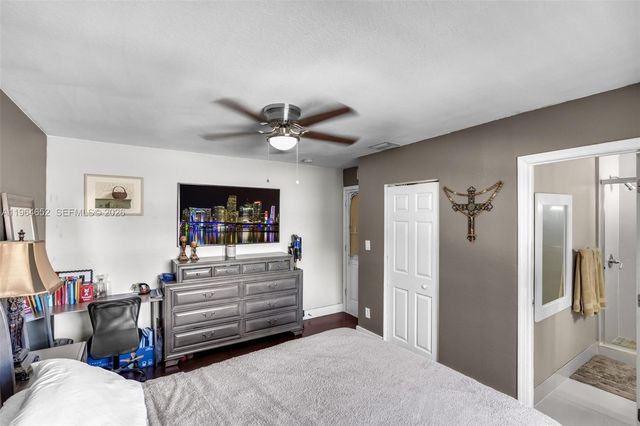 8253 NW 192nd Ter, Hialeah, FL 33015