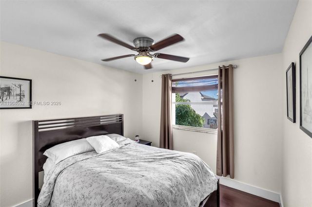 8253 NW 192nd Ter, Hialeah, FL 33015