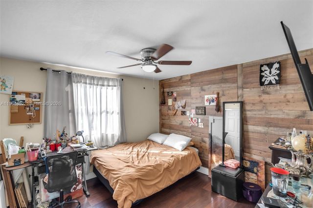 8253 NW 192nd Ter, Hialeah, FL 33015