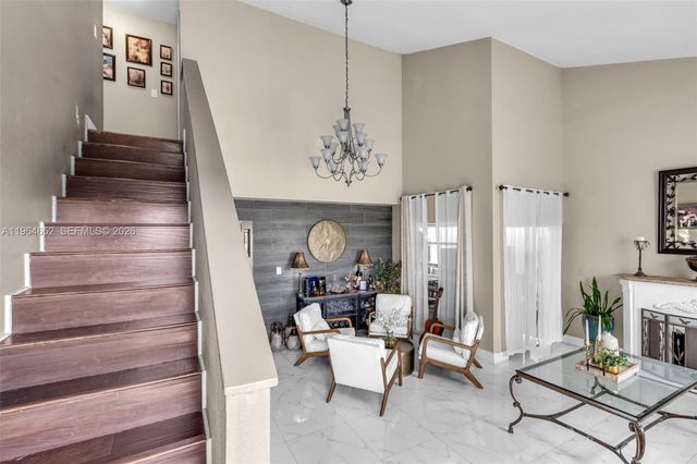 8253 NW 192nd Ter, Hialeah, FL 33015