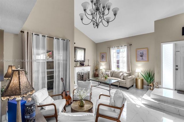 8253 NW 192nd Ter, Hialeah, FL 33015