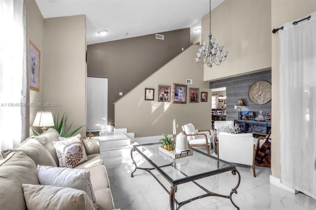 8253 NW 192nd Ter, Hialeah, FL 33015