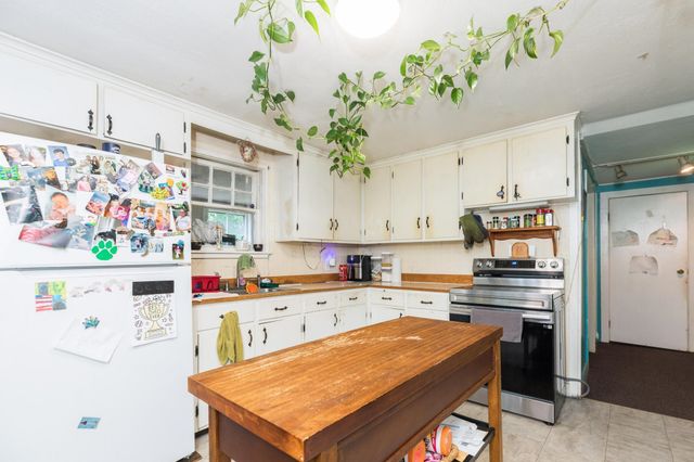 11 Cleveland Street, Rochester, NH 03867