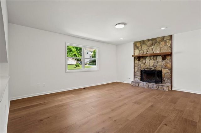 4899 Hawk Trail NE, Marietta, GA 30066