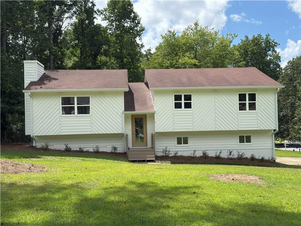 4899 Hawk Trail NE, Marietta, GA 30066